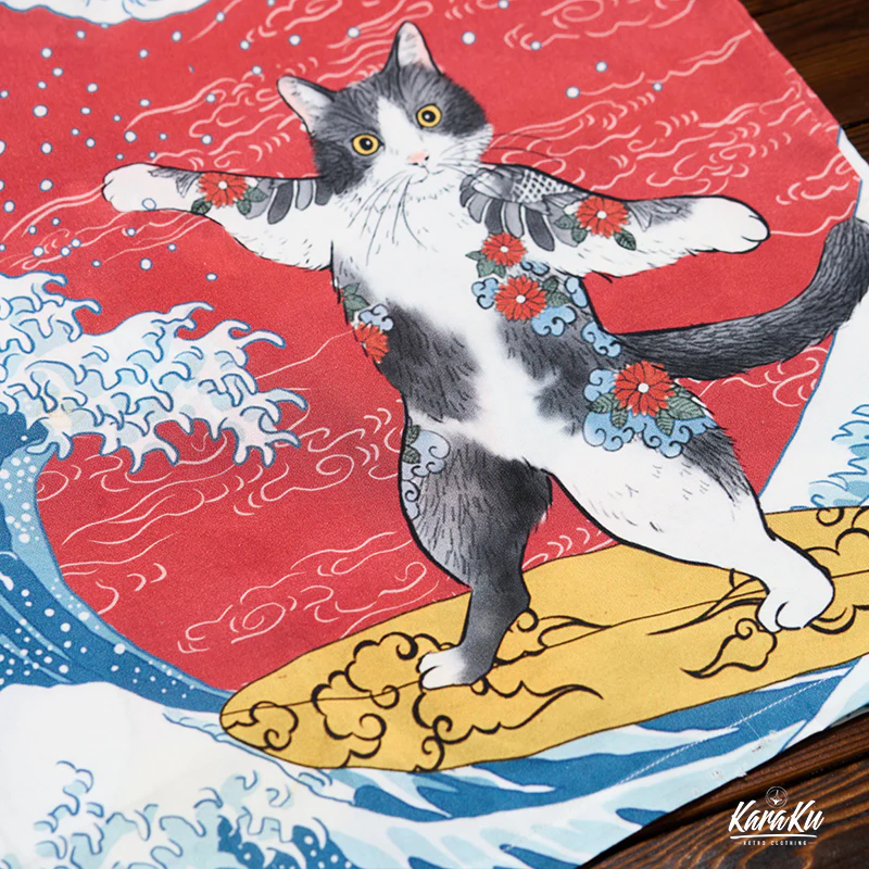 「KaraKux365CAT.ART」神奈川沖浪裏・サーフィンするタトゥー猫 アロハシャツ - Image 9