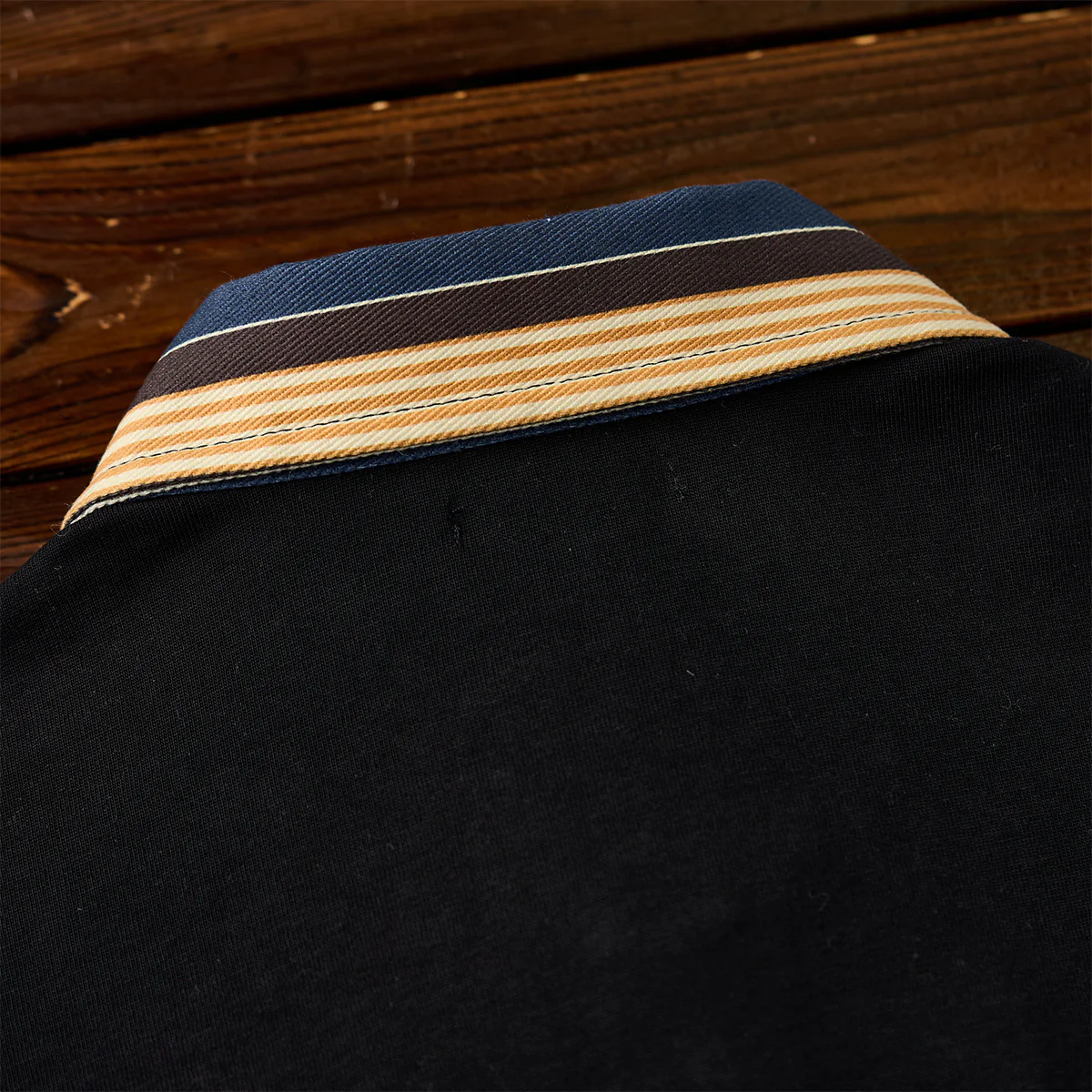 「Karaku」刺繍入り フェイクレイヤード仕様ストライプ柄シャツ&VネックTシャツ - Image 13