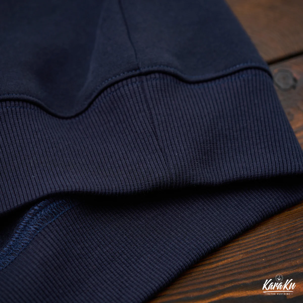 肘スエードパッチ　「KaraKu」刺繡入り裏起毛コットンスウェット - Image 14