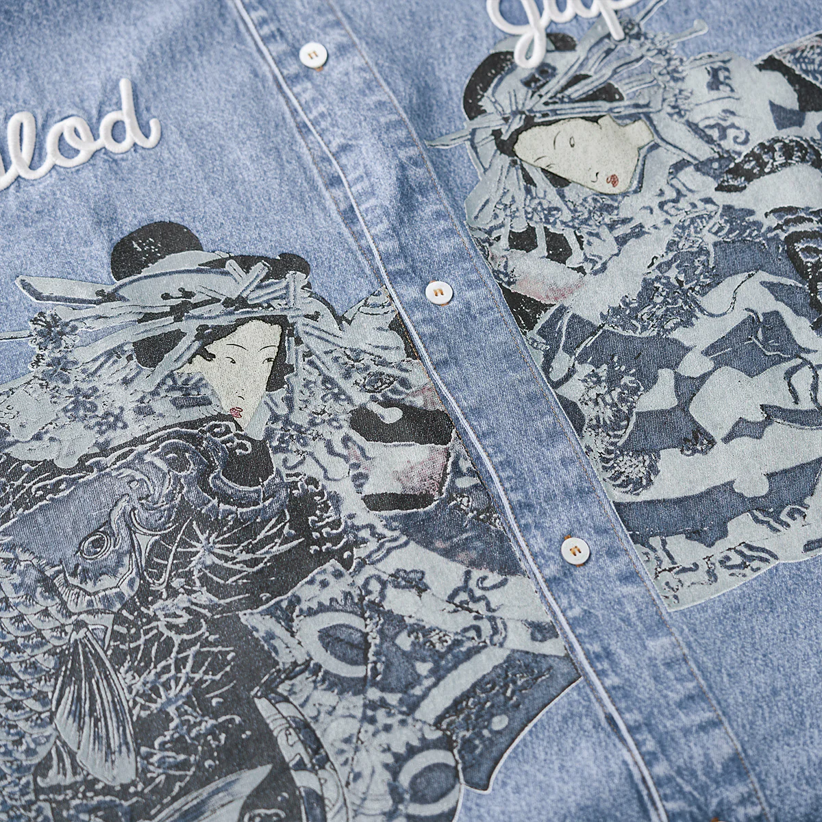 浮世絵プリント&立体刺繍入り ループ付きベースボールカラーデニムシャツ - Image 11