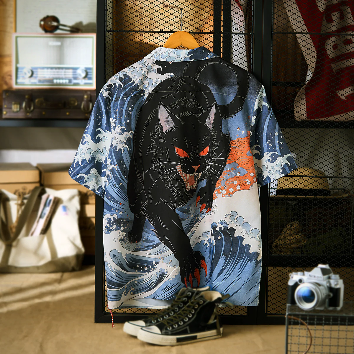 「沖浪裏・踏波化け猫」前後アシンメトリープリントオープンカラーシャツ - Image 4