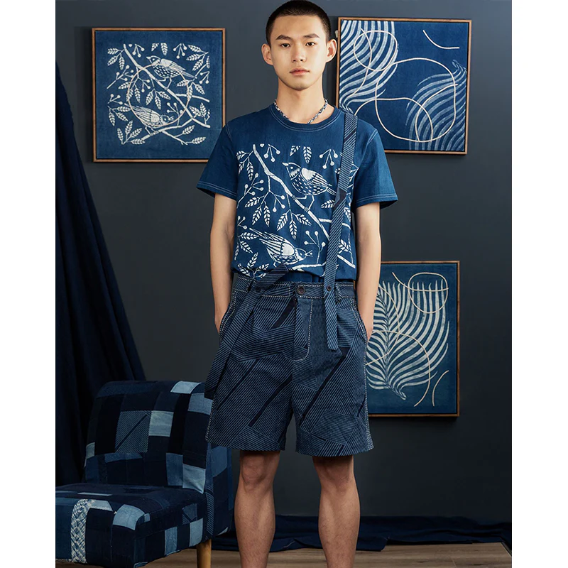 「職人抜染」カササギ模様藍染めTシャツ - Image 3